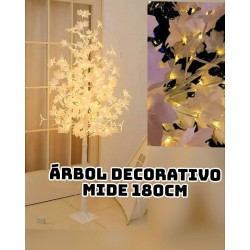 Árbol decorativo con luces...